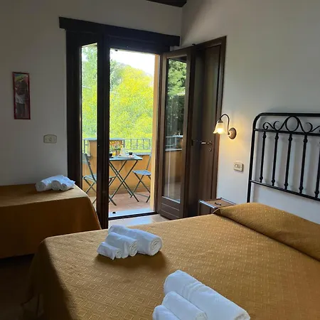 مزرعة للإقامة Feudo Gagliardi